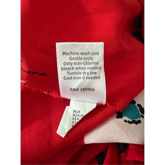 41 Hawthorn‎ Women's Red Breyson Pleated Detail Floral Split Neck Blouse Size S - Picture 7 of 7